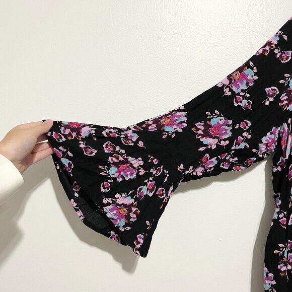 Lane Bryant Womens Bell Sleeve Blouse Size 22 Black Floral Dark Cottagecore Boho - Picture 3 of 9